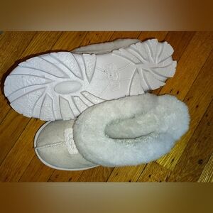 UGG Women's Soft Cream Sheepskin Slippers